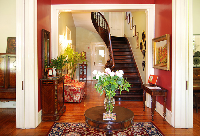 Rothschild Pound House Inn
